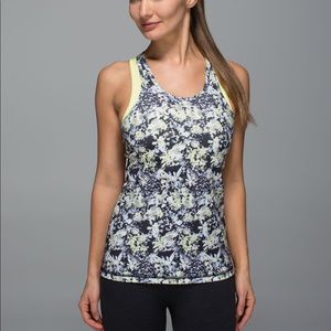 FLASH SALE! ❤️ Lululemon Tank Yellow Floral w Built-in Sports Bra